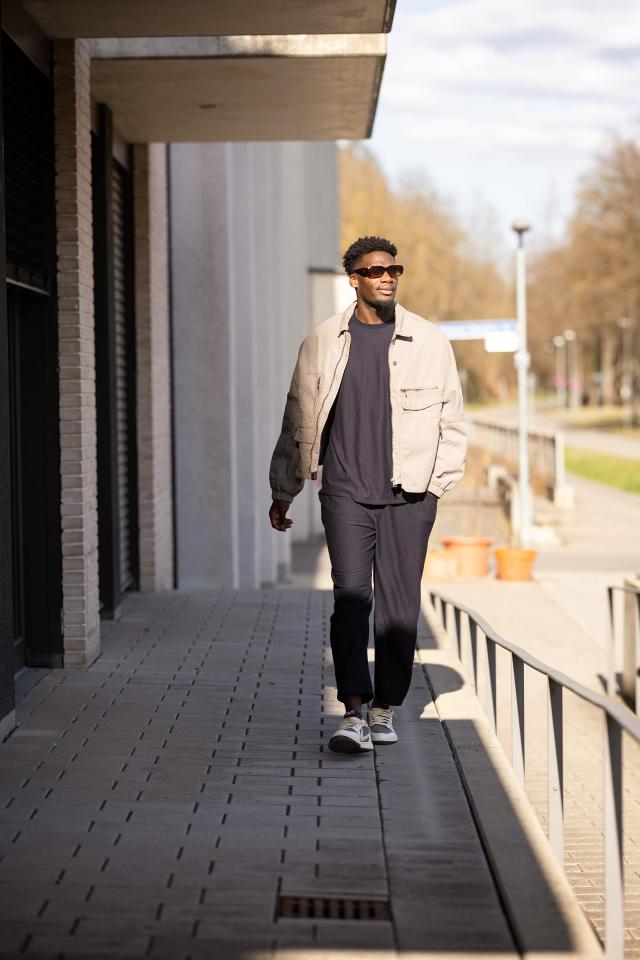 6. Bild von Melkisedek M. aus seiner Sedcard