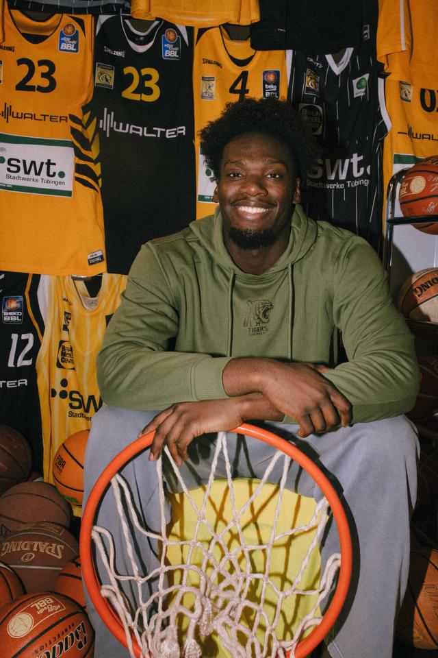 4. Bild von Melkisedek M. aus seiner Sedcard