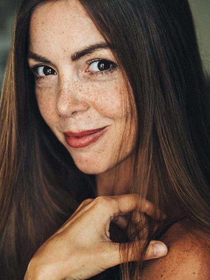 Larissa D. ist ein weibliches Actors Model mit braunen Augen und hellbraunen Haaren aus Köln