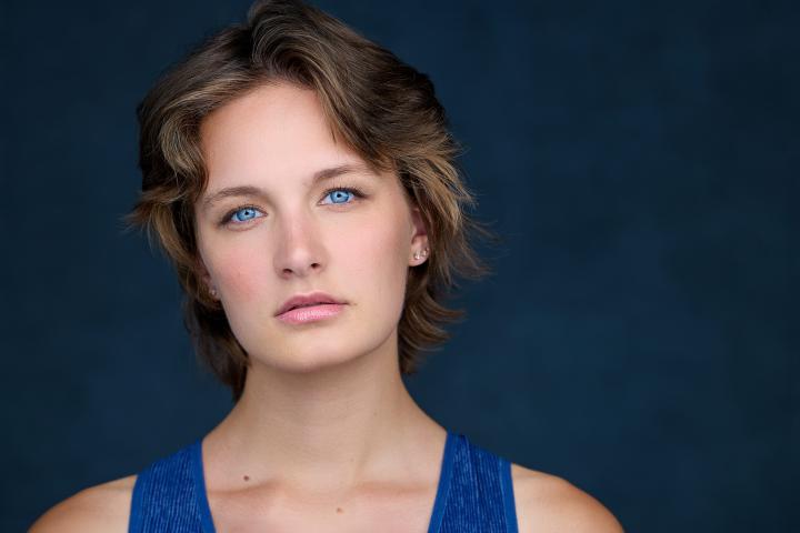 Sophia R. ist ein weibliches Models Model mit blauen Augen und dunkelblonden Haaren aus Stuttgart