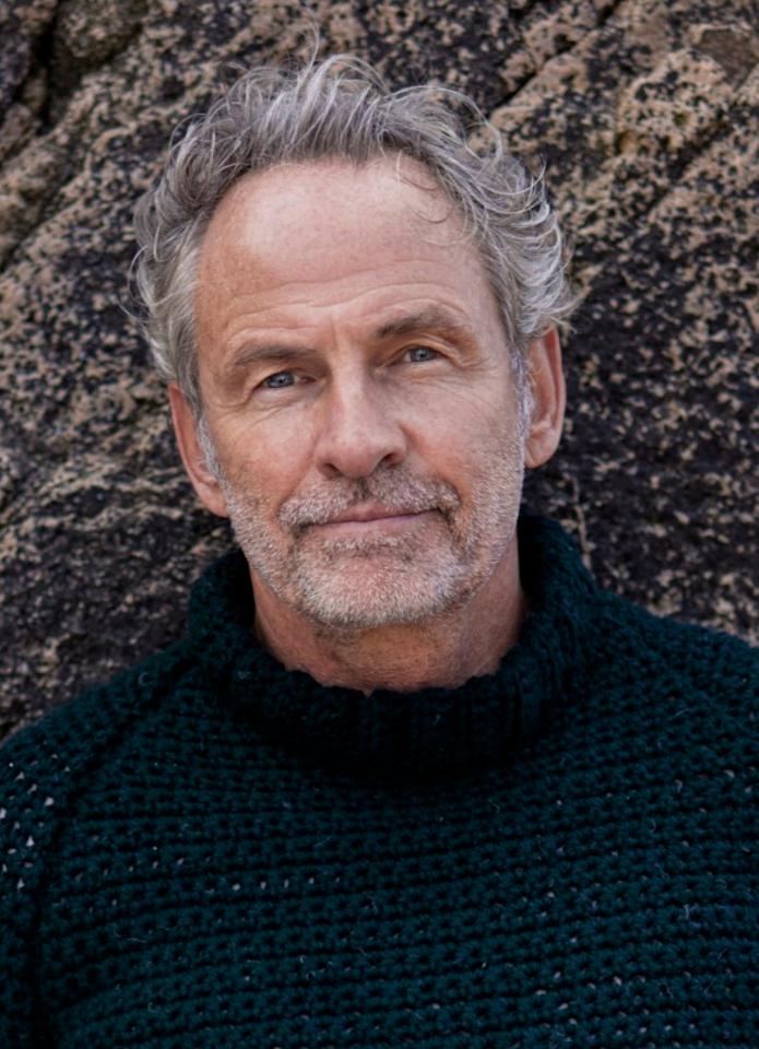 Ingo M. ist ein männliches Best Ager Model mit blauen Augen und gräulichen Haaren aus München