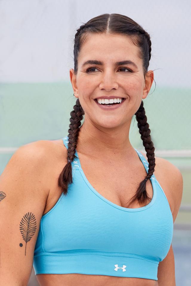 Jessica  M. ist ein weibliches Commercials Model mit braunen Augen und dunkelbraunen Haaren aus München