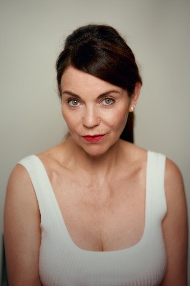 Rosa Maria P. ist ein weibliches  Model mit grünen Augen und hellbraunen Haaren aus Stuttgart