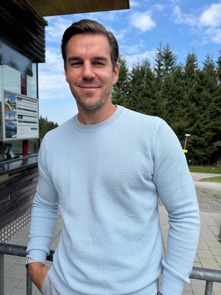 Hendrik J. ist ein männliches People Model mit blauen Augen und dunkelbraunen Haaren aus Mannheim