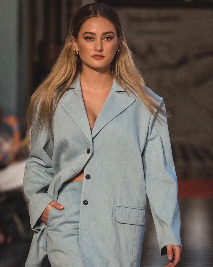 14. Bild von Helen H. aus seiner Sedcard