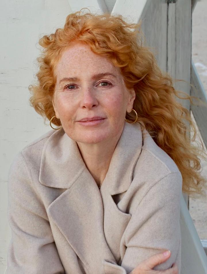 Marion B. ist ein weibliches Actors Model mit grünen Augen und rot-blonden Haaren aus Stuttgart