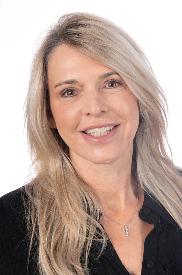 Sylke C. ist ein weibliches  Model mit braunen Augen und blonden Haaren aus Stuttgart