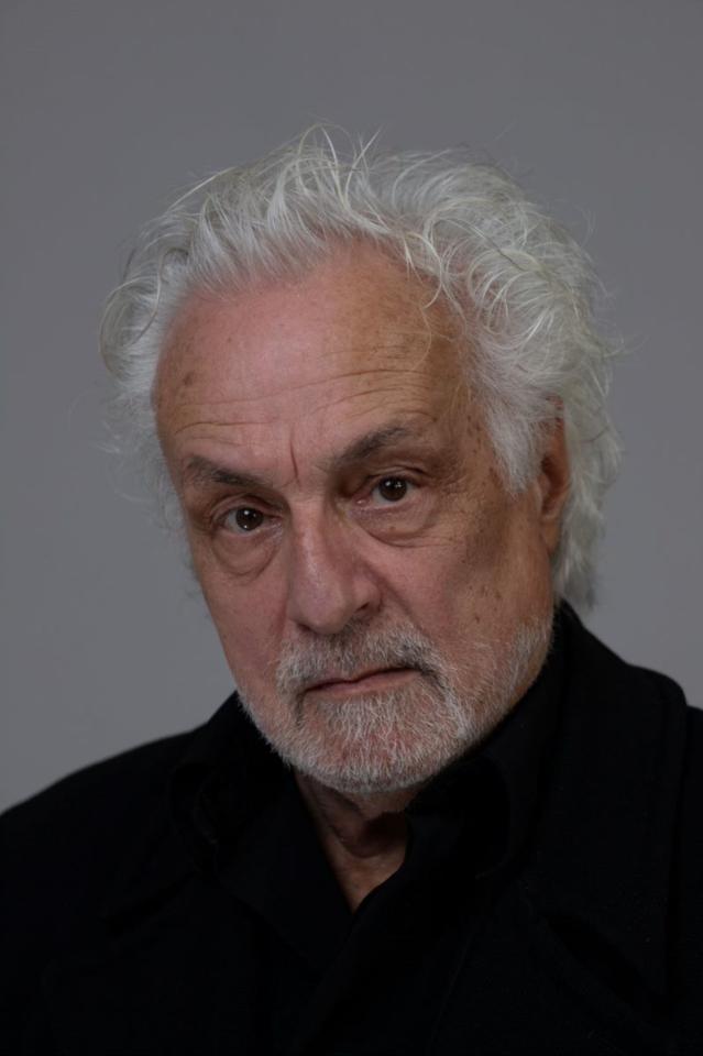 Artur M. ist ein männliches Best Ager Model mit braunen Augen und weißen Haaren aus Frankfurt
