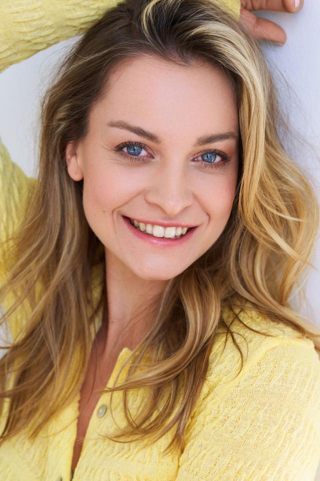 Weibliches Model aus unserer Mainboard Kategorie