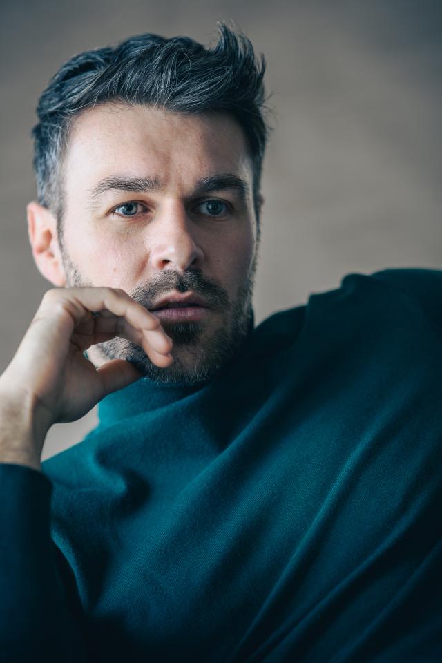 Konstantinos V. ist ein männliches Beauty Model mit grün-blauen Augen und dunkelblonden Haaren aus Stuttgart