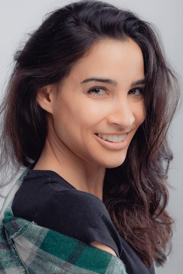 Weibliches Model aus unserer Mainboard Kategorie