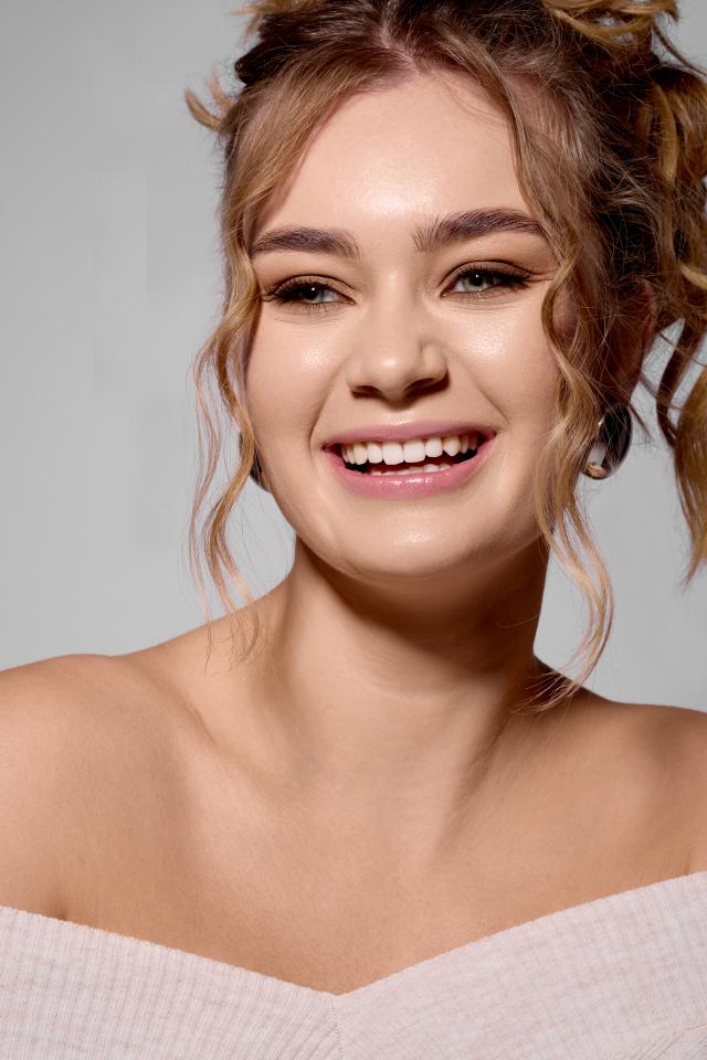 2. Bild von Lucia L. aus seiner Sedcard