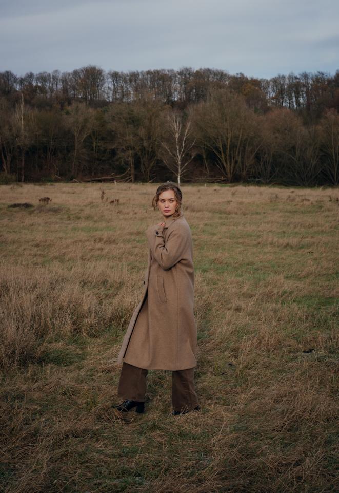 7. Bild von Lucia L. aus seiner Sedcard