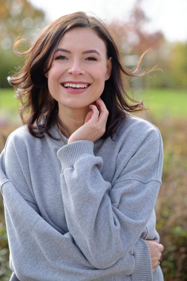 Weibliches Model aus unserer Mainboard Kategorie