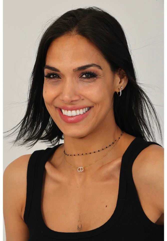 Chandni Canan  B. ist ein weibliches Moderation Model mit braunen Augen und dunkelbraunen Haaren aus Stuttgart