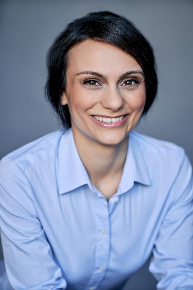 Weibliches Model aus unserer Mainboard Kategorie