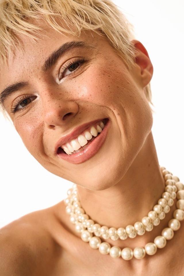 3. Bild von Elisa E. aus seiner Sedcard