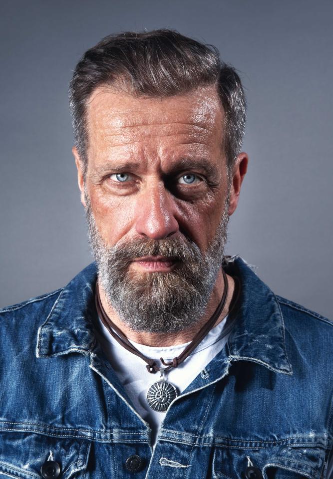 Holger S. ist ein männliches Best Ager Model mit blauen Augen und gräulichen Haaren aus Freiburg