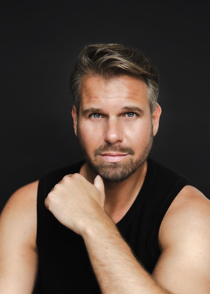 Daniel R. ist ein männliches Beauty Model mit blauen Augen und blonden Haaren aus Hamburg