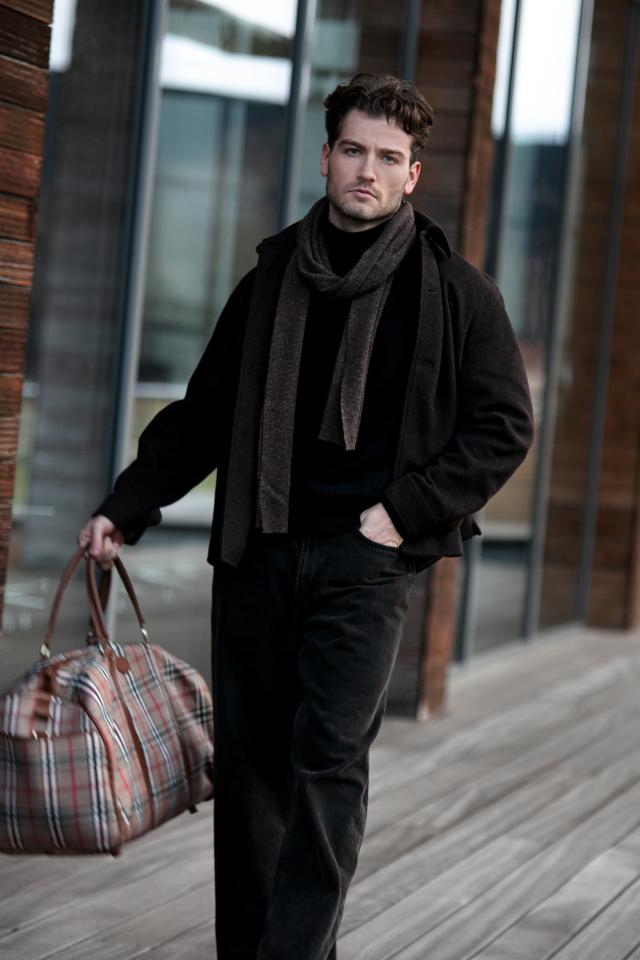 10. Bild von Leon L. aus seiner Sedcard