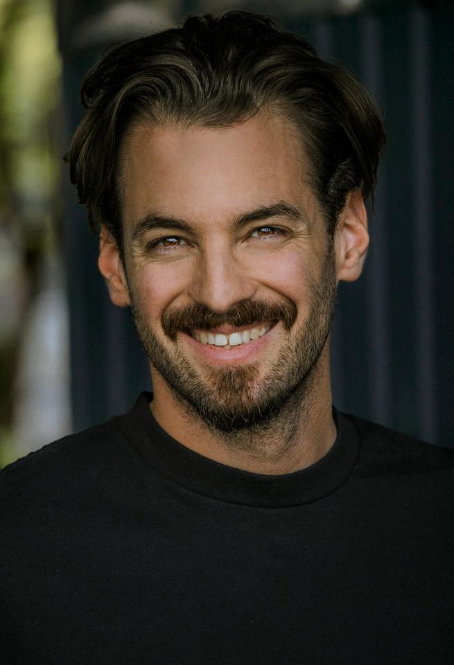 James G. ist ein männliches Actors Model mit braunen Augen und braunen Haaren aus Stuttgart