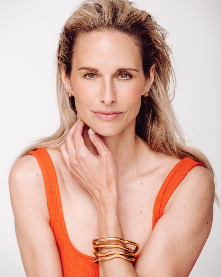 Kristina S. ist ein weibliches Commercials Model mit braun-grünen Augen und blonden Haaren aus Nürnberg