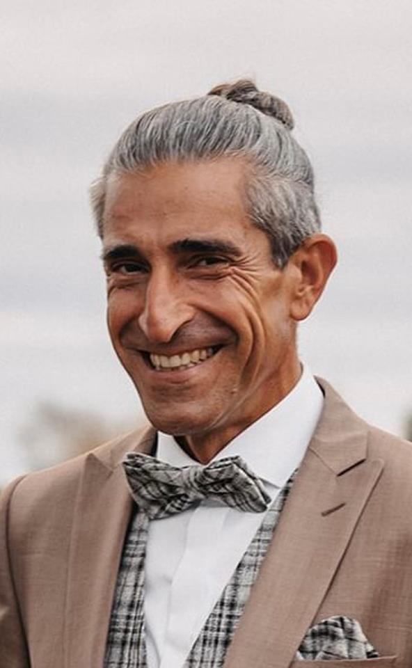 Hardy  D. ist ein männliches People Model mit braunen Augen und gräulichen Haaren aus Stuttgart
