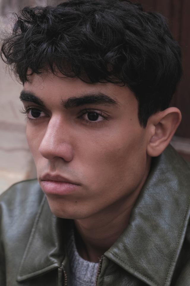 Narayan L. ist ein männliches Models Model mit braunen Augen und dunkelbraunen Haaren aus Nürnberg