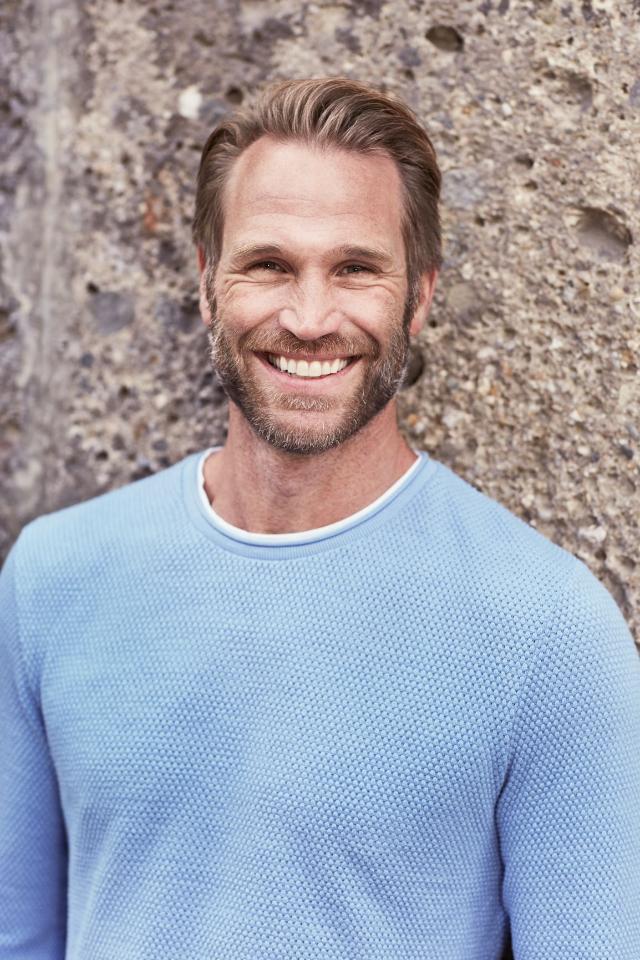 Sebastian S. ist ein männliches Best Ager Model mit grünen Augen und blonden Haaren aus München