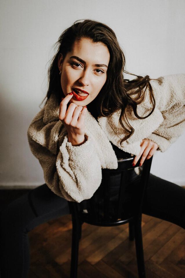 4. Bild von Hannah H. aus seiner Sedcard