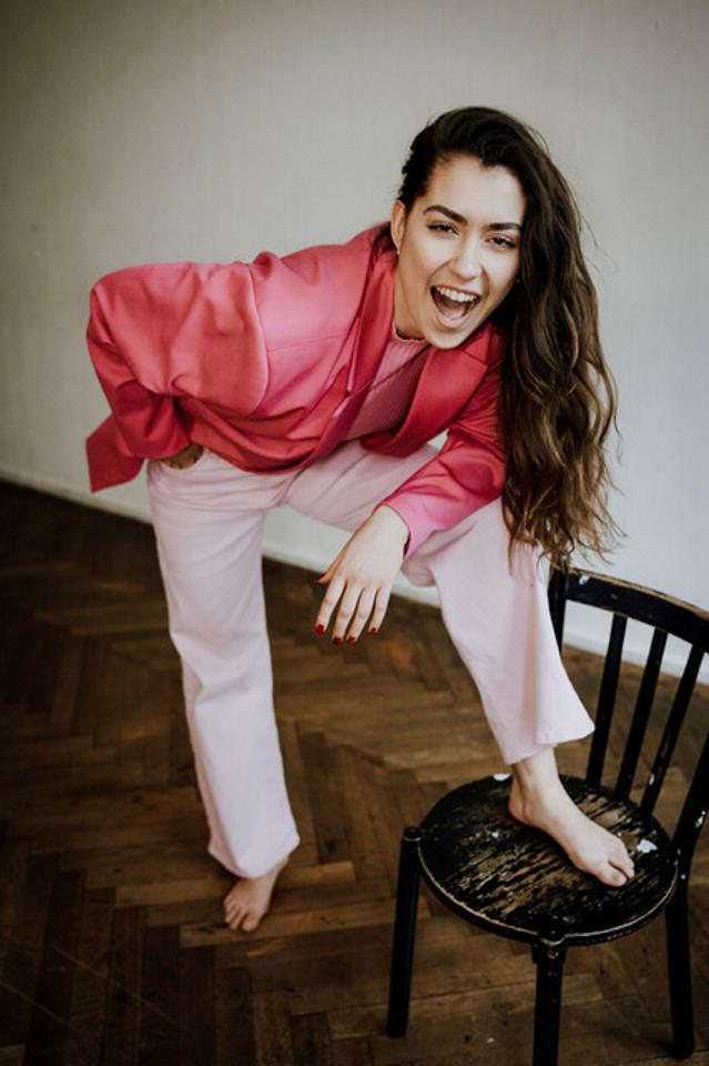 5. Bild von Hannah H. aus seiner Sedcard