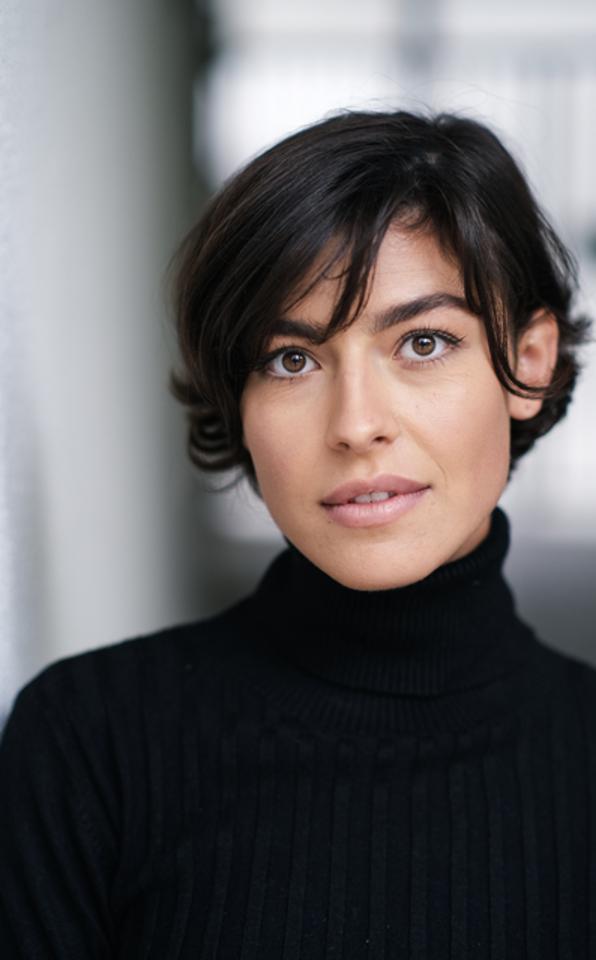 Weibliches Model aus unserer Mainboard Kategorie