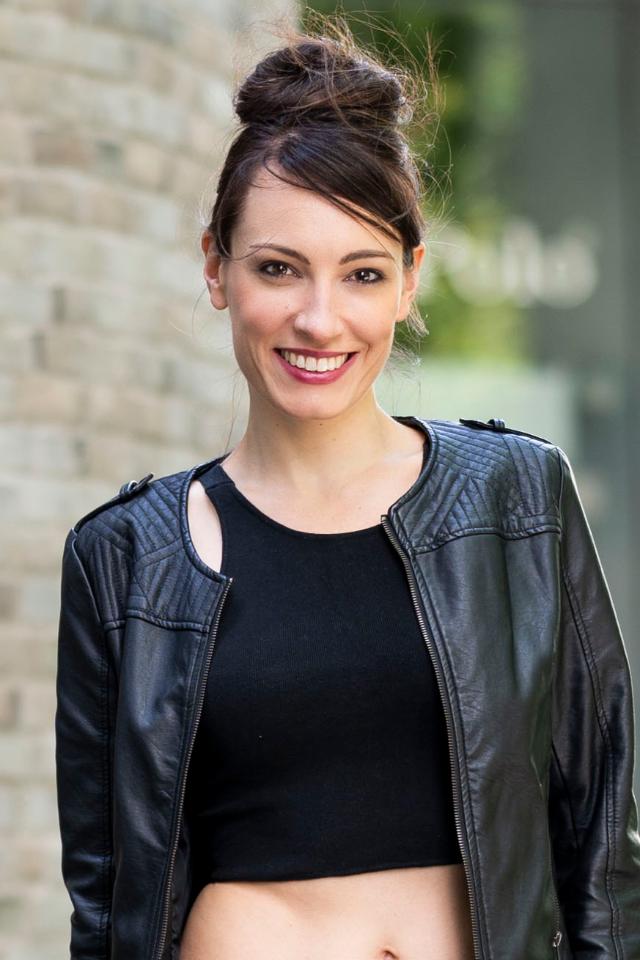 Joanna K. ist ein weibliches Commercials Model mit braunen Augen und dunkelbraunen Haaren aus Stuttgart