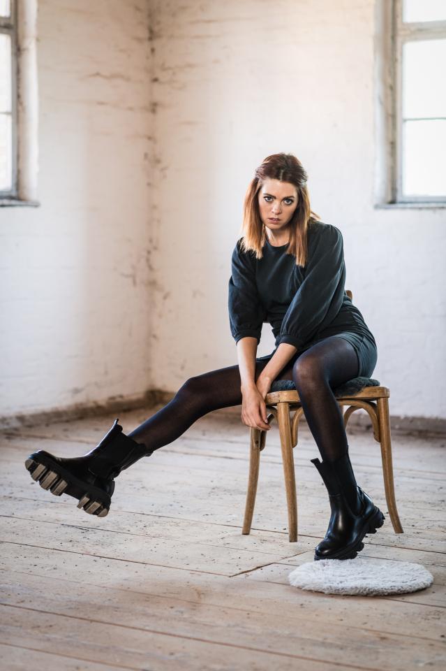 12. Bild von Ramona R. aus seiner Sedcard