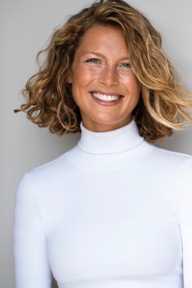 Weibliches Model aus unserer Mainboard Kategorie