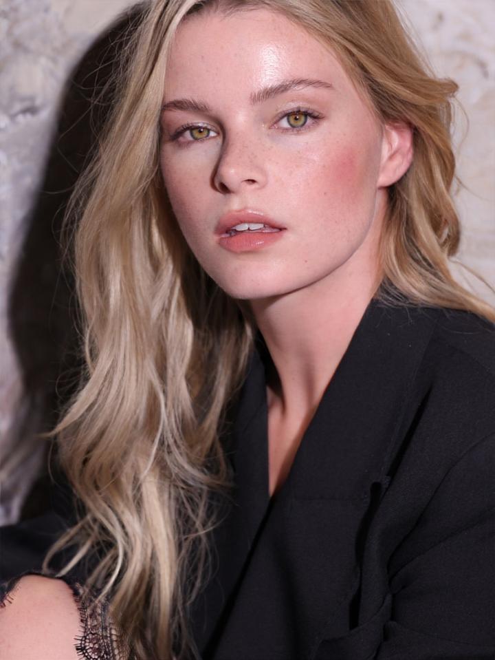 2. Bild von Franziska F. aus seiner Sedcard