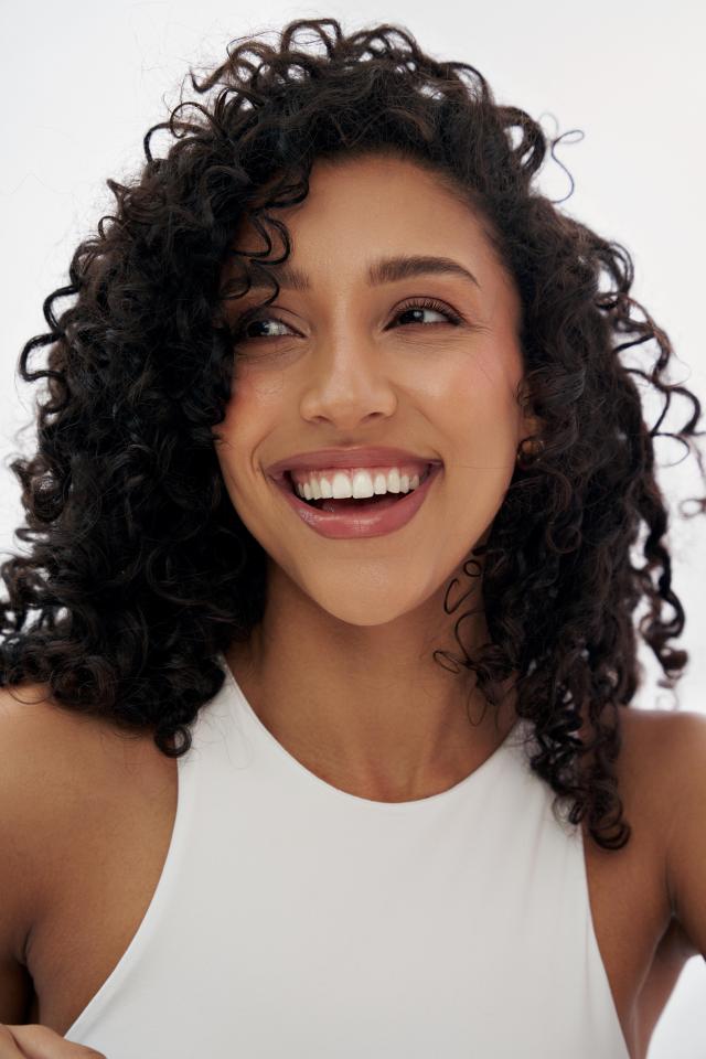 Liliane P. ist ein weibliches Models Model mit braunen Augen und dunkelbraunen Haaren aus Stuttgart