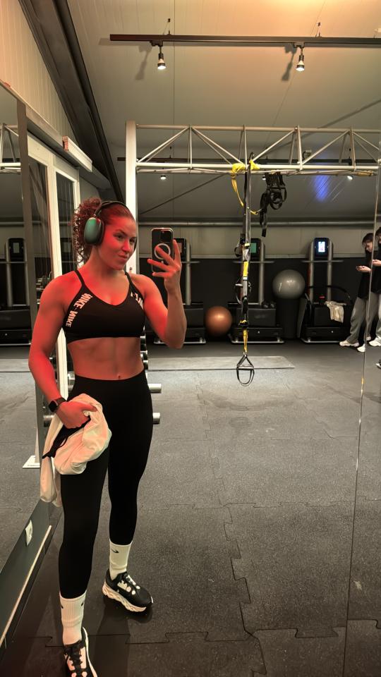 18. Bild von Selin S. aus seiner Sedcard