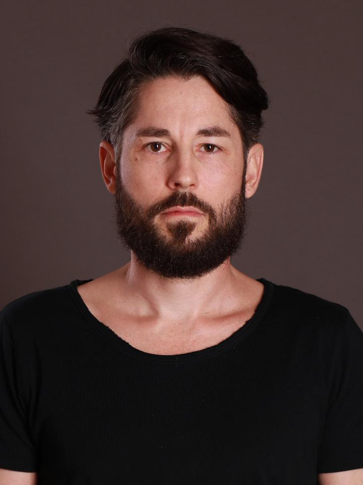 Thorsten K. ist ein männliches People Model mit braunen Augen und dunkelbraunen Haaren aus Stuttgart
