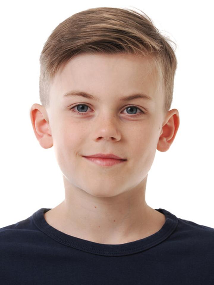 Mats W. ist ein männliches  Model mit blau-grauen Augen und dunkelblonden Haaren aus Stuttgart