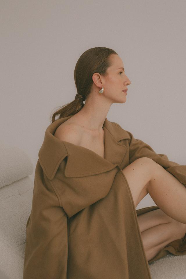 18. Bild von Theresia T. aus seiner Sedcard