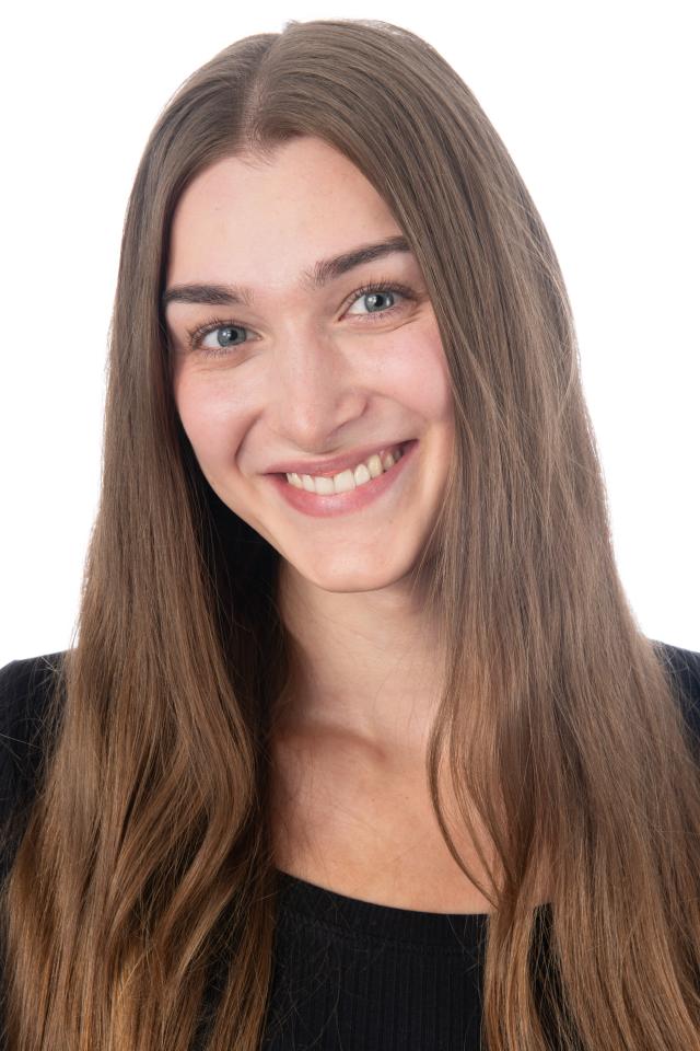 2. Bild von Mila M. aus seiner Sedcard