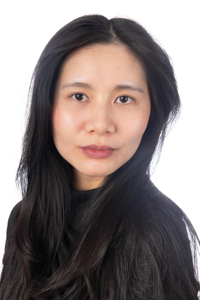 Hai Mi L. ist ein weibliches People of Color Model mit braunen Augen und schwarzen Haaren aus Mannheim