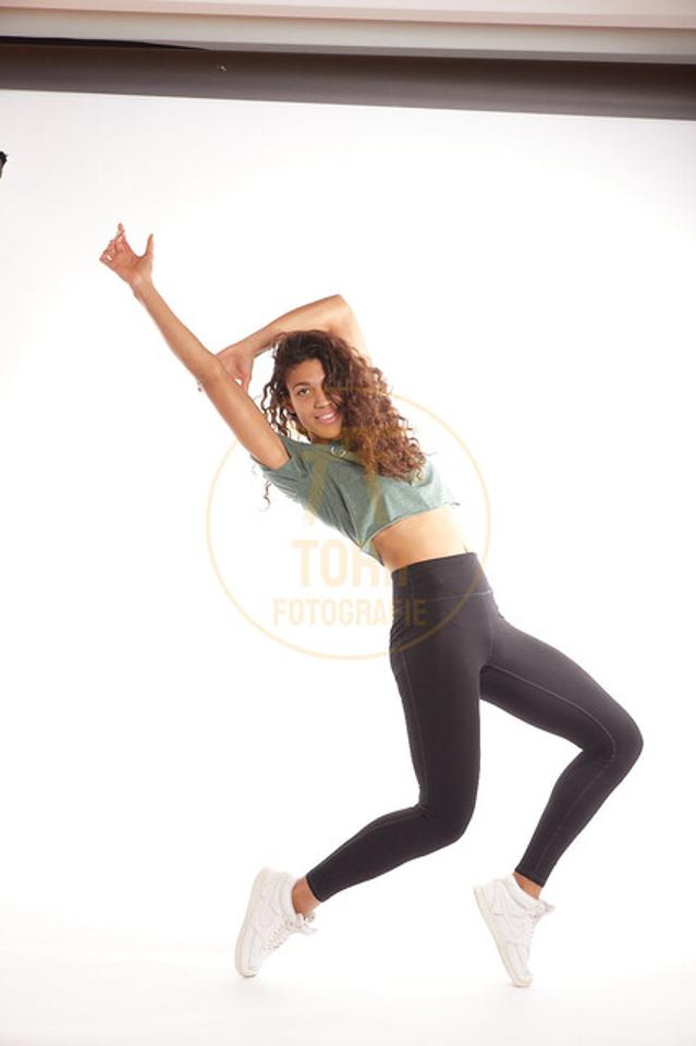 7. Bild von Nora N. aus seiner Sedcard