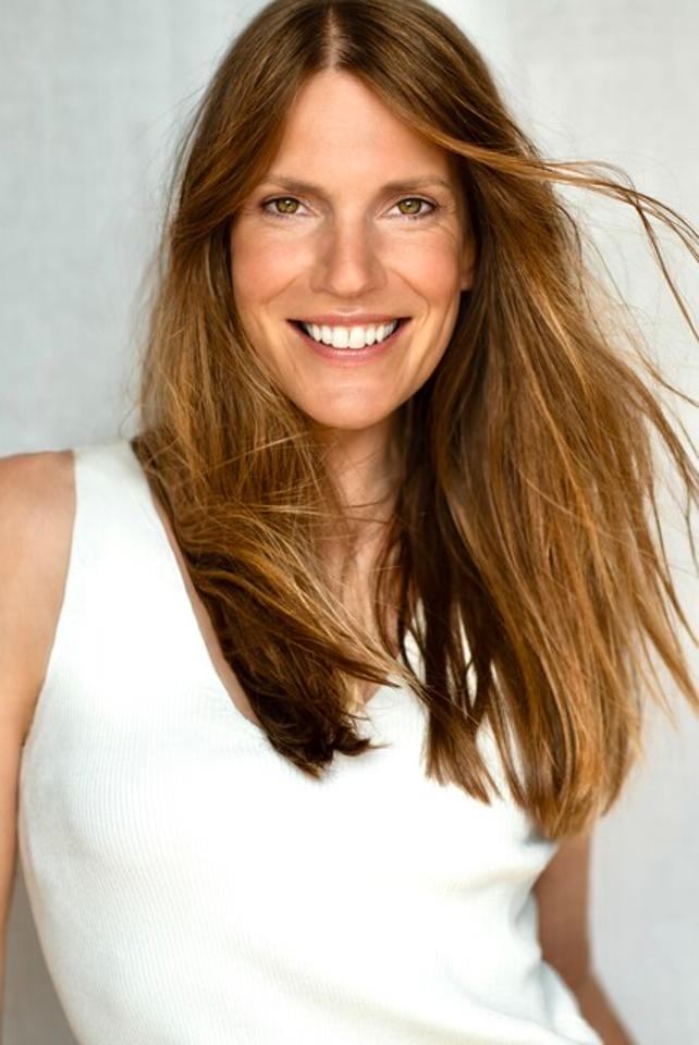 Jasmin J. ist ein weibliches Actors Model mit braunen Augen und braunen Haaren aus München