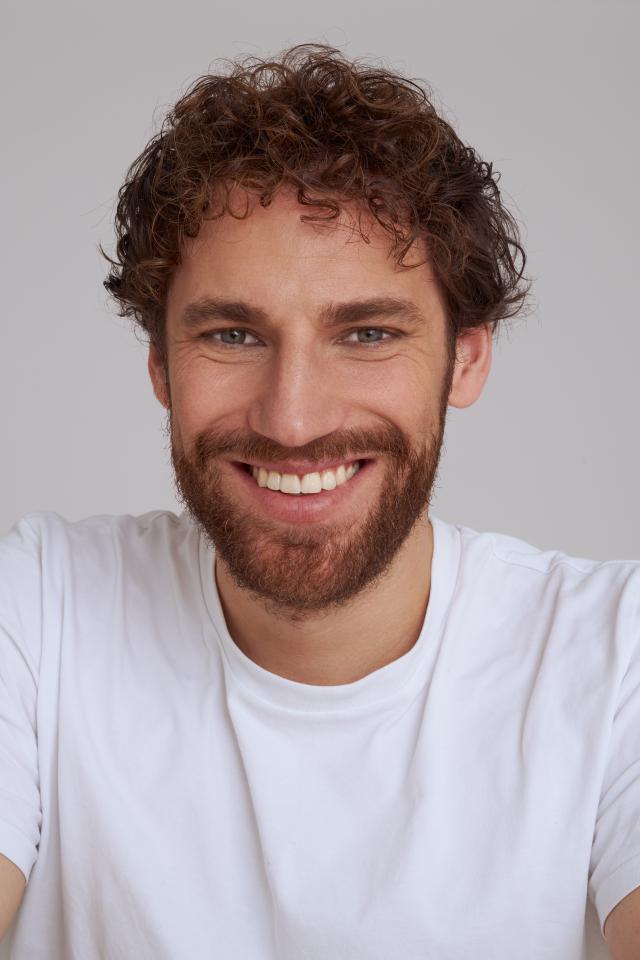 Martin Oliver T. ist ein männliches Commercials Model mit grün-blauen Augen und braunen Haaren aus Köln