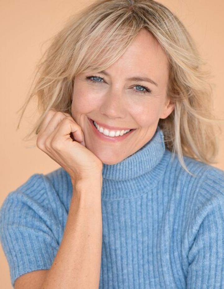 Melanie R. ist ein weibliches Mainboard Model mit blauen Augen und blonden Haaren aus Bodensee