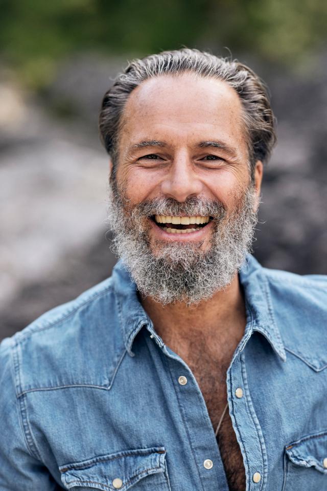 André D. ist ein männliches Sport Model mit blau-grünen Augen und braunen Haaren aus München