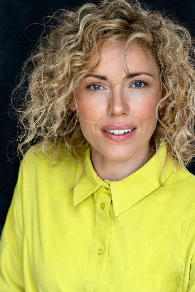 Christina R. ist ein weibliches Commercials Model mit blauen Augen und blonden Haaren aus München