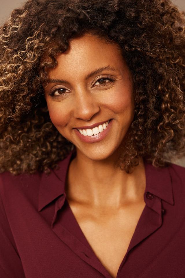 Muzit  T. ist ein weibliches People of Color Model mit braunen Augen und schwarzen Haaren aus Stuttgart
